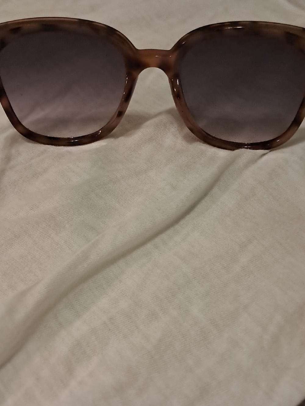 Circus Sunglasses - Picture 2 of 2